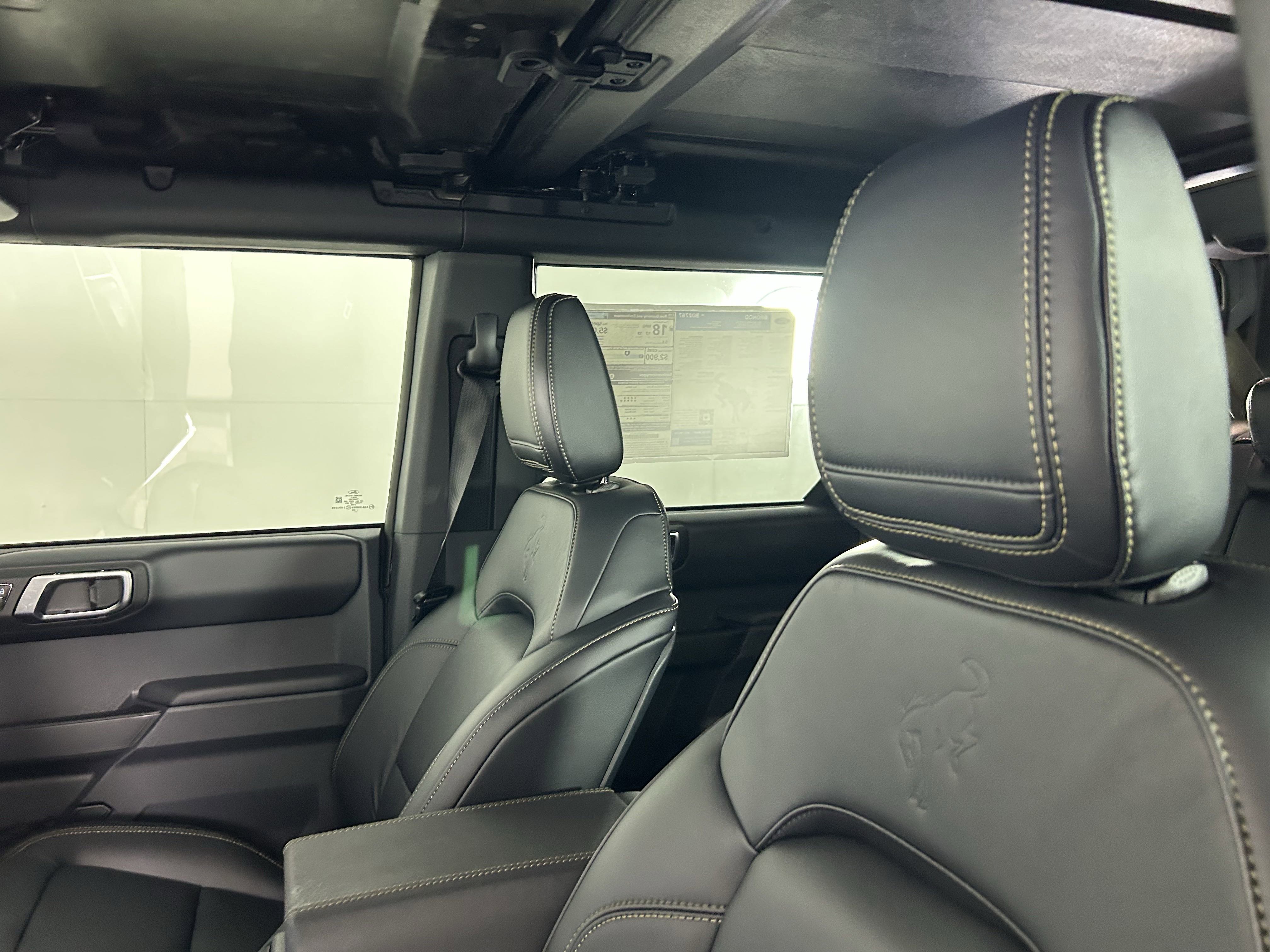 2025 Ford Bronco Badlands photo 8