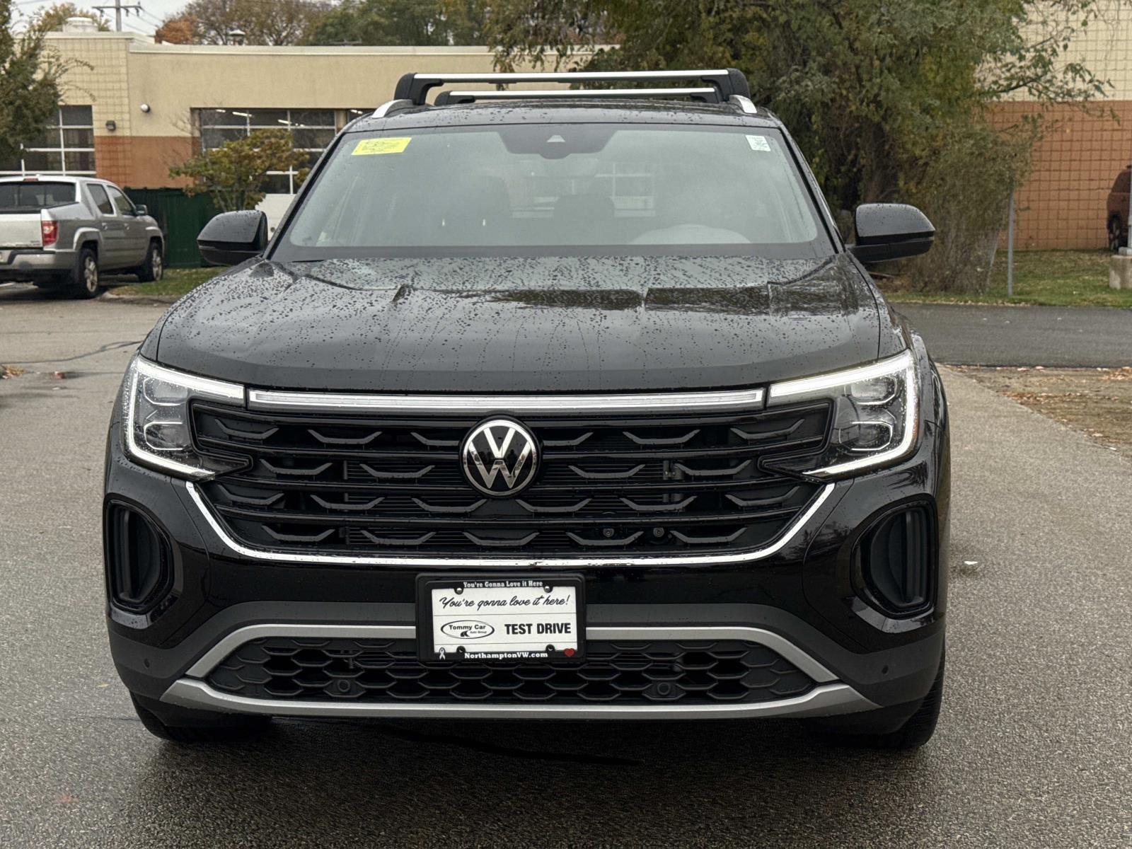 2026 Volkswagen Atlas Cross Sport SE Technology photo 2