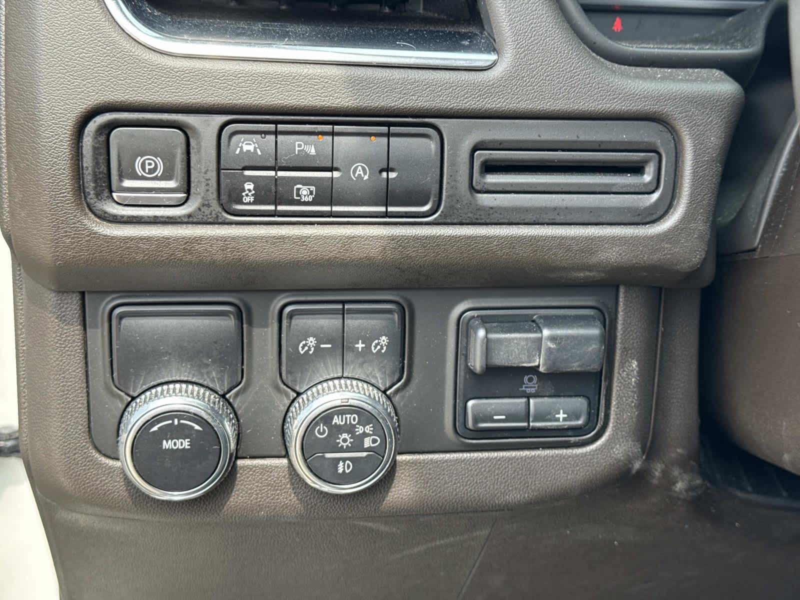2023 Gmc Yukon XL SLT photo 12
