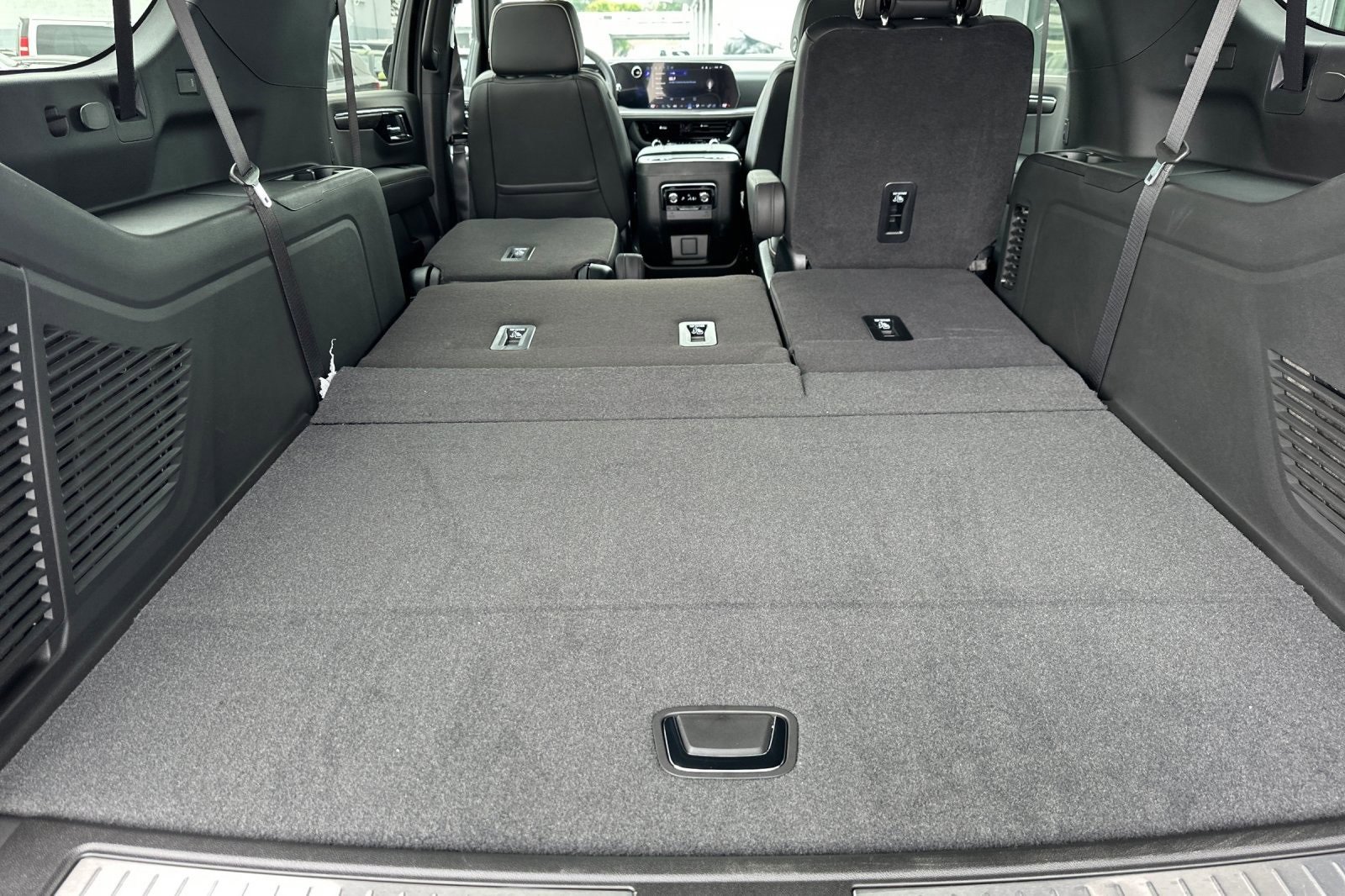 2025 Chevrolet Suburban Premier photo 18