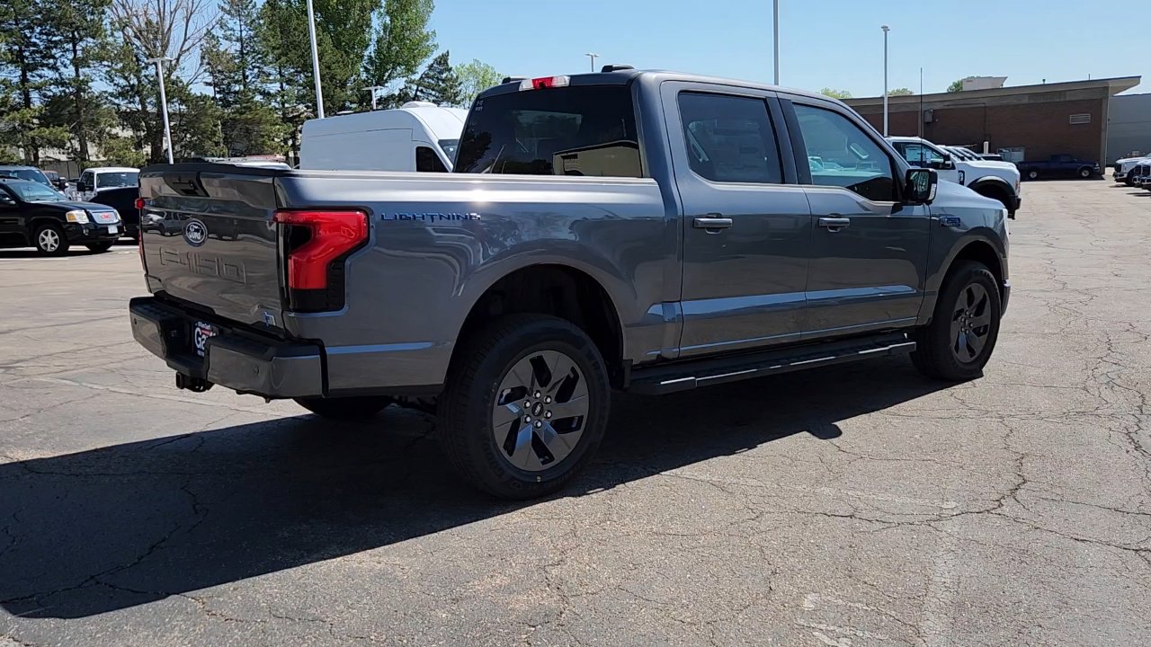 2025 Ford F-150 Lightning photo 8
