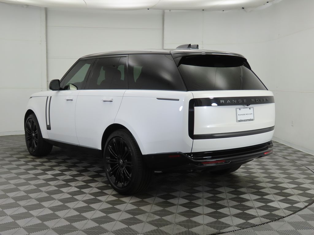 2025 Land Rover Range Rover SE photo 4