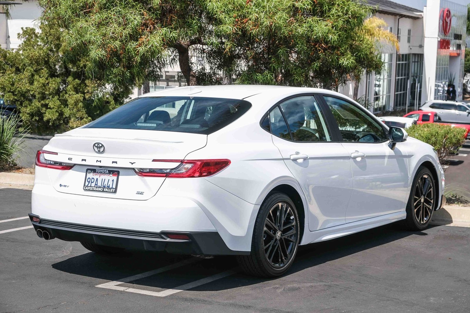 2025 Toyota Camry SE photo 9