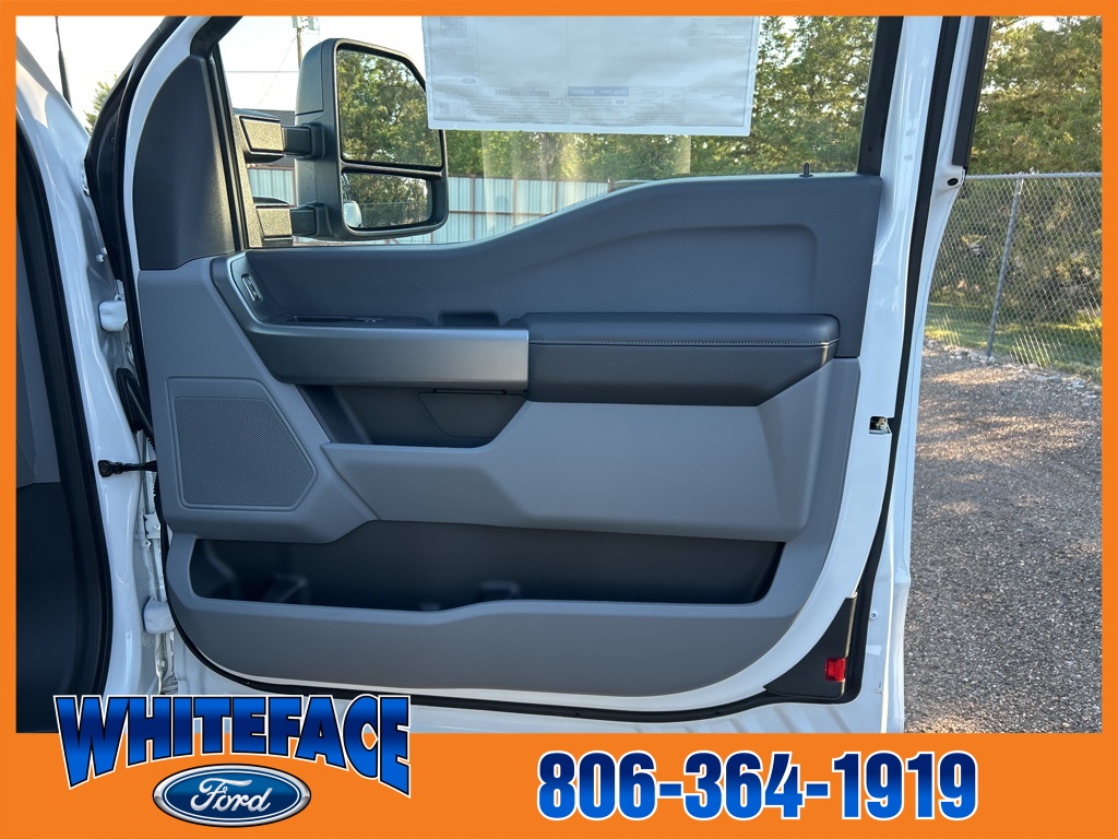 2025 Ford F-350 XLT photo 36