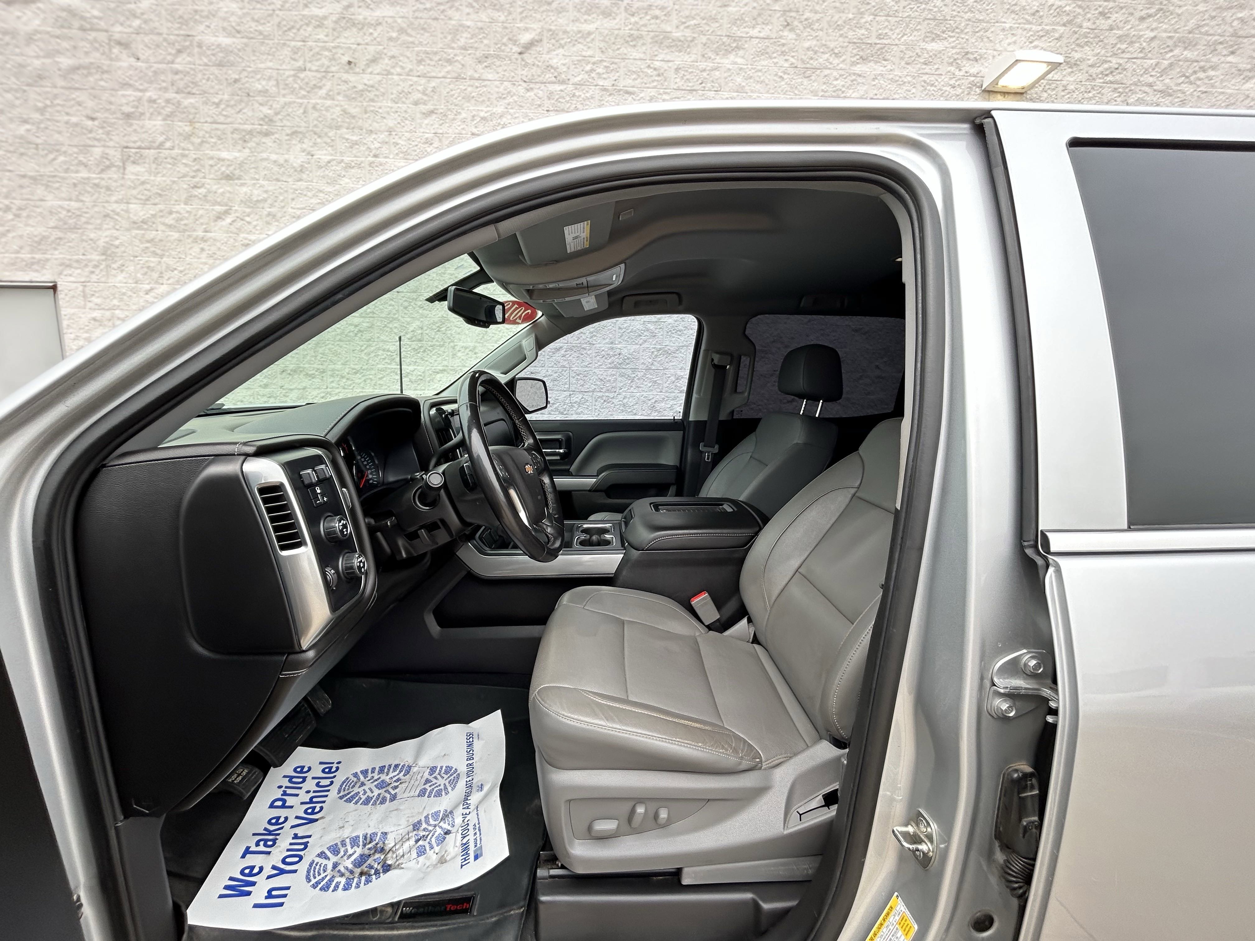 2018 Chevrolet Silverado 1500 LTZ photo 3