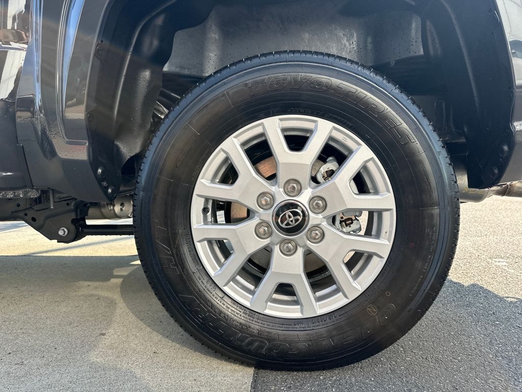 2025 Toyota Tacoma SR5 4x4 Double Cab photo 26