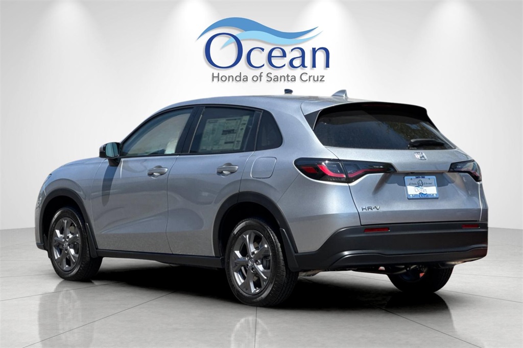 2026 Honda HR-V LX photo 2