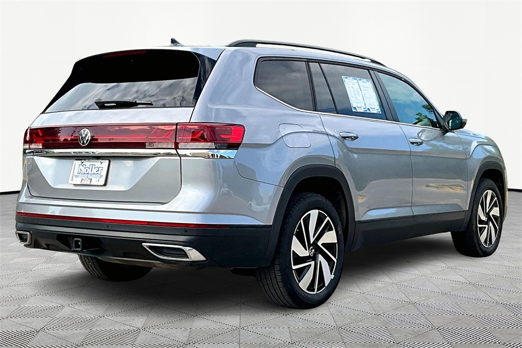 Used 2024 Volkswagen Atlas SE w/Tech with VIN 1V2JR2CA5RC526287 for sale in Kansas City