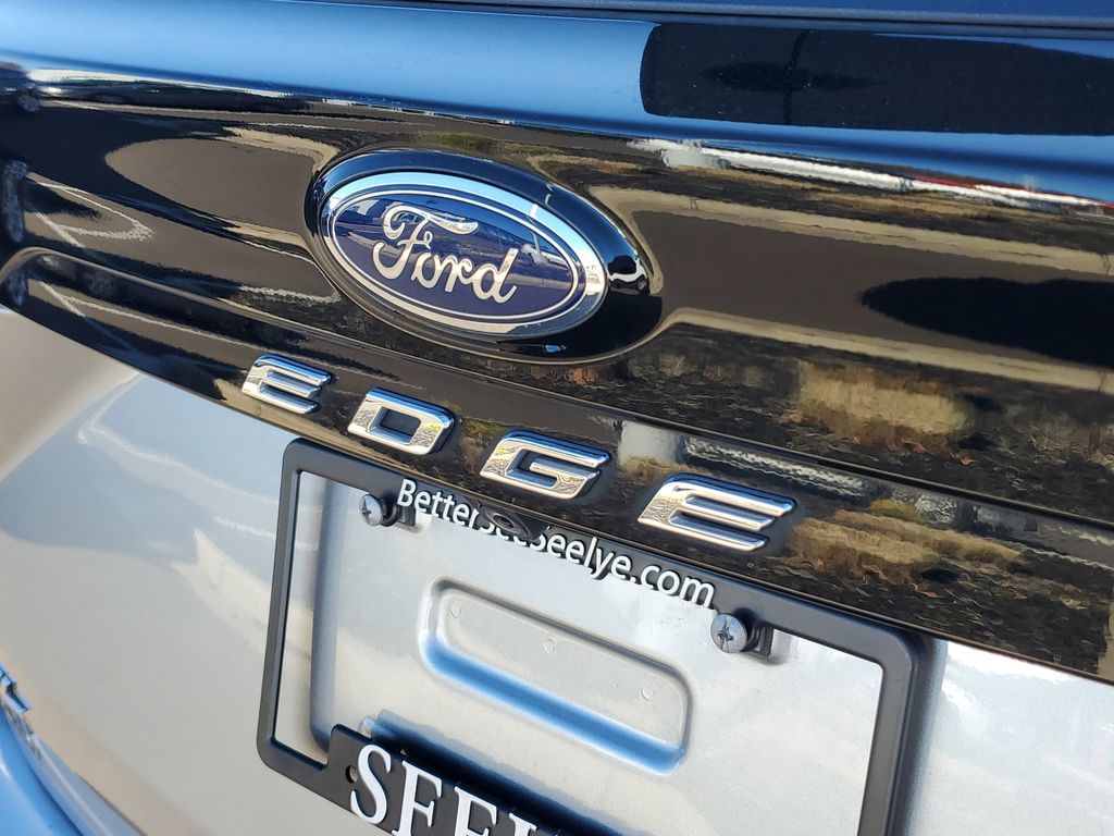 2024 Ford Edge SEL photo 4
