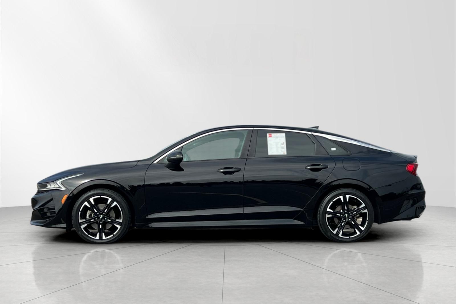 2022 Kia K5 GT-Line photo 2