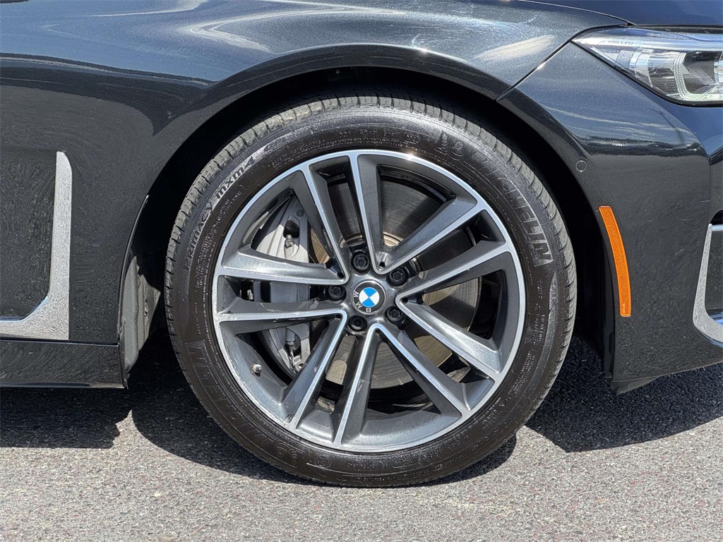2020 Bmw 750i xDrive Sedan photo 12