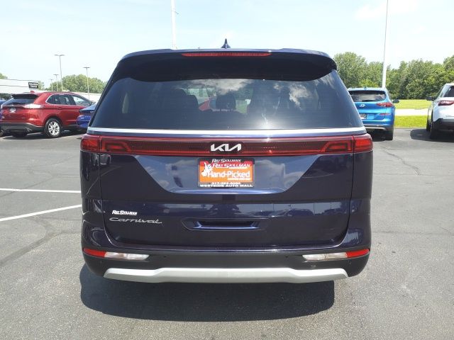 2022 Kia Carnival LXS photo 4