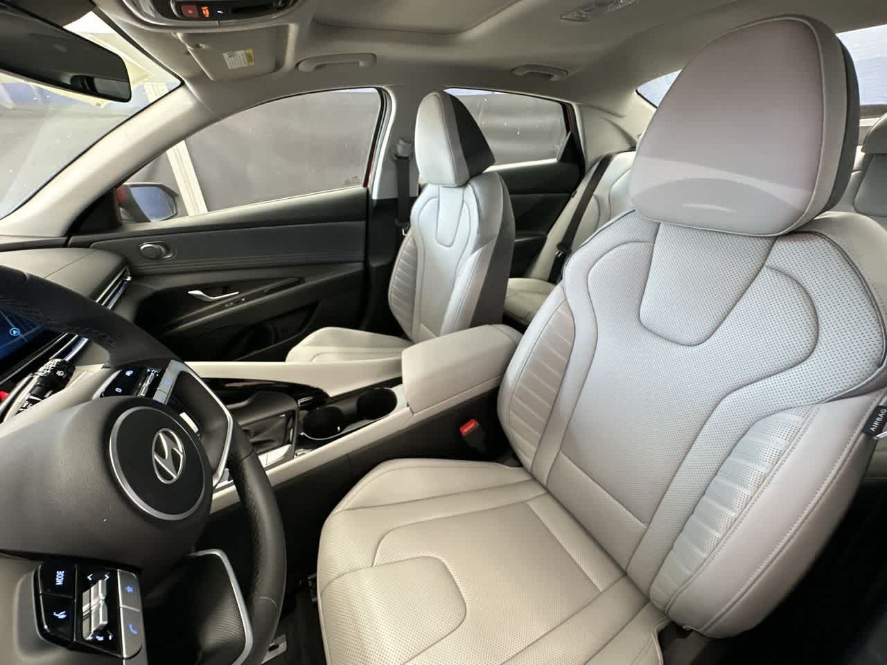2025 Hyundai Elantra Limited photo 12
