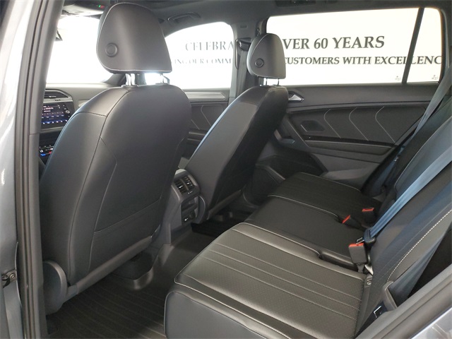 2022 Volkswagen Tiguan SE R-Line Black photo 21