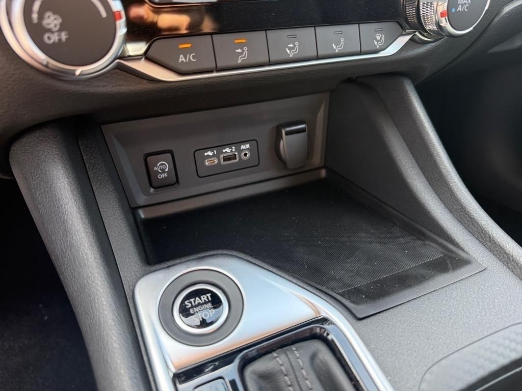 2025 Nissan Sentra SV photo 8