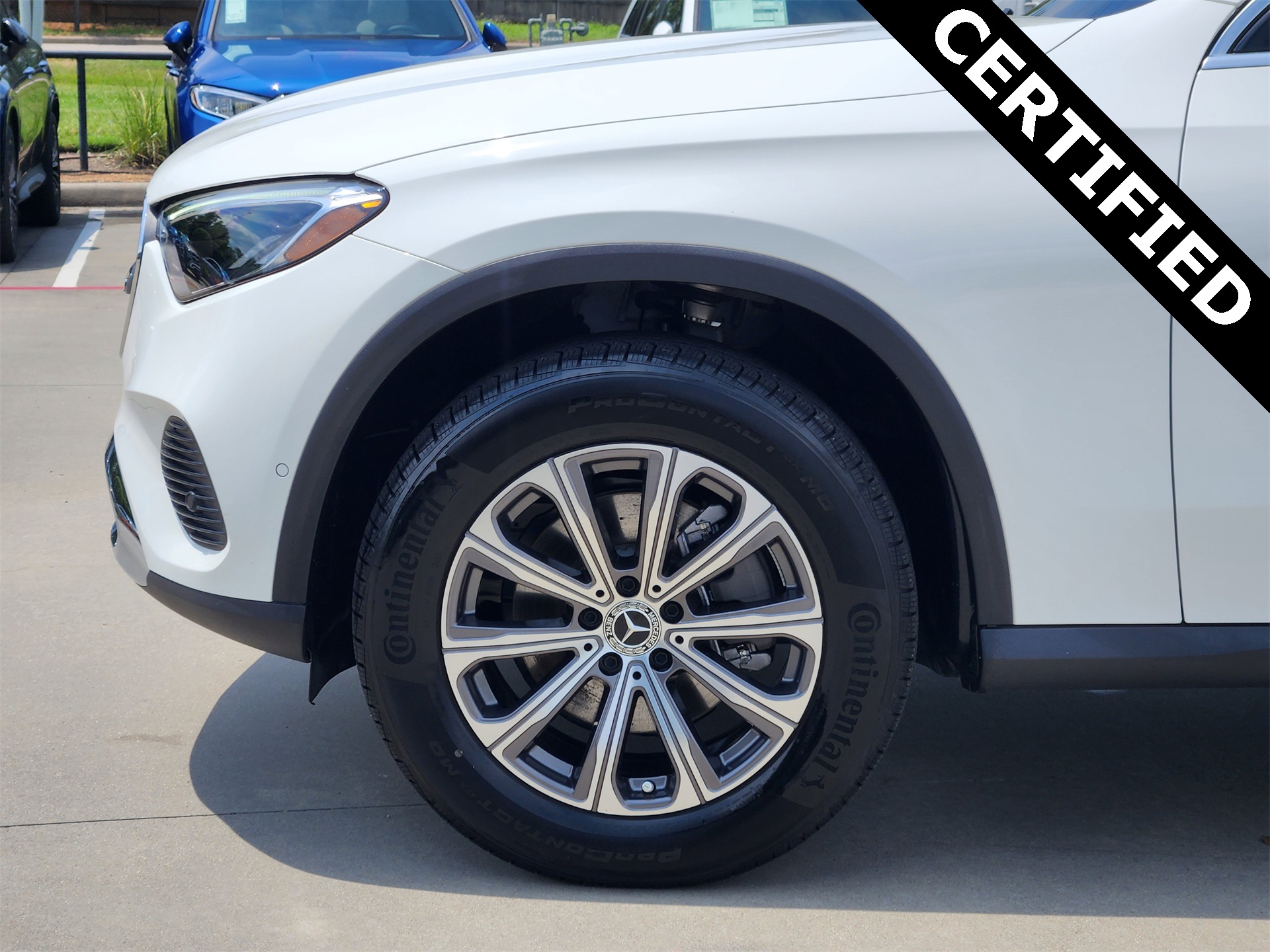 2025 Mercedes Benz GLC 300 4MATIC photo 3