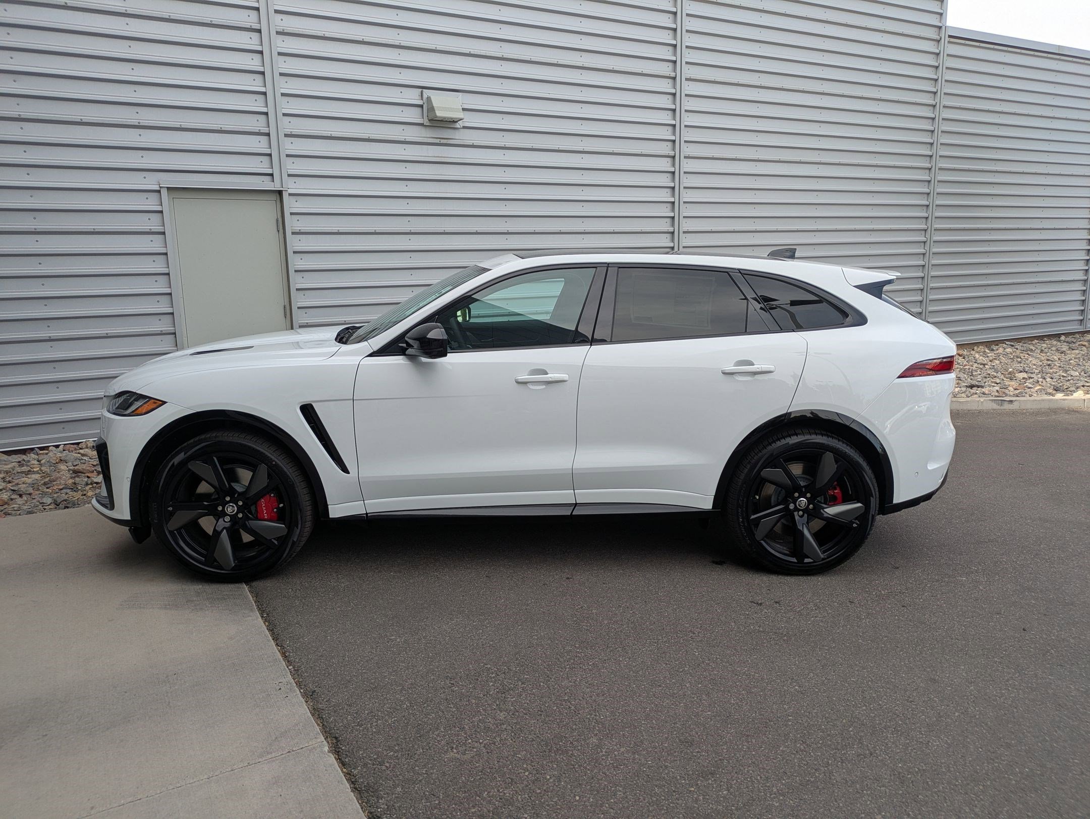 2026 Jaguar F-PACE SVR photo 2
