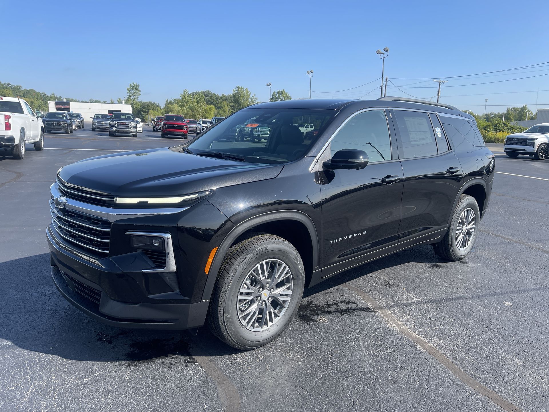2026 Chevrolet Traverse photo 4