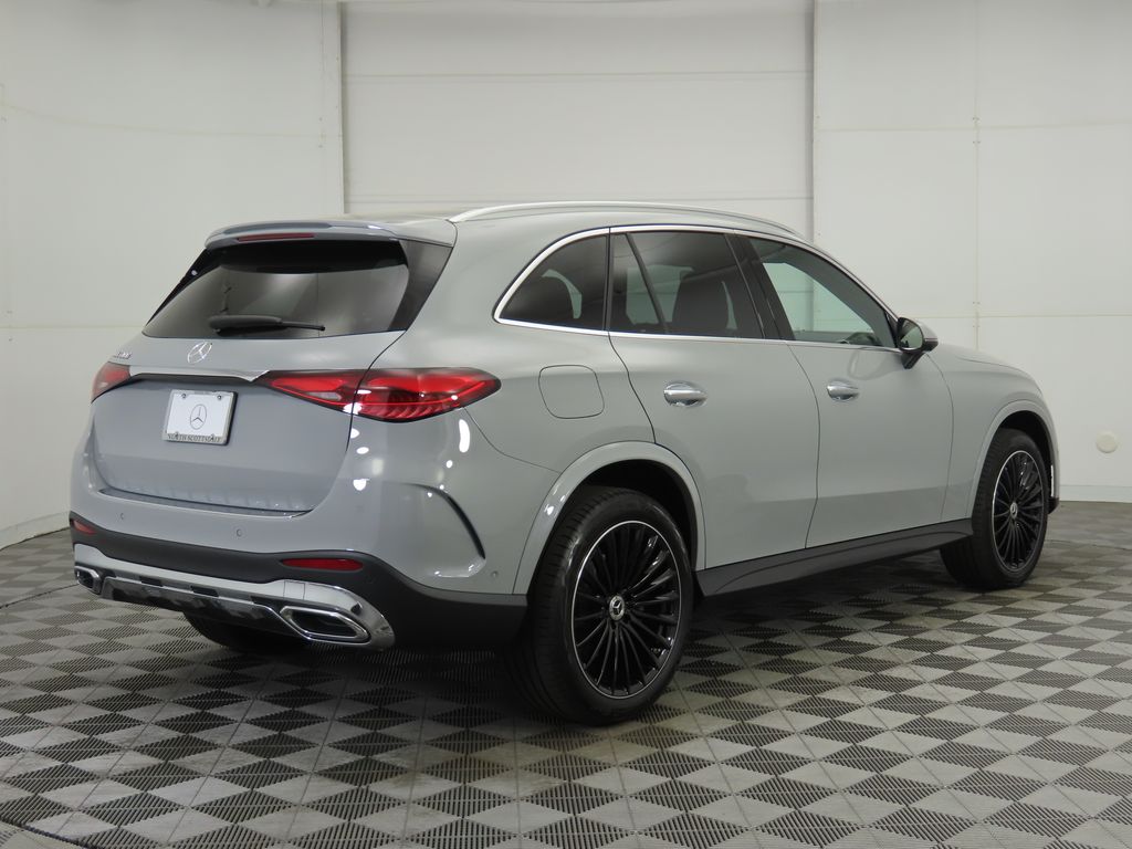 2025 Mercedes Benz GLC 300 photo 5