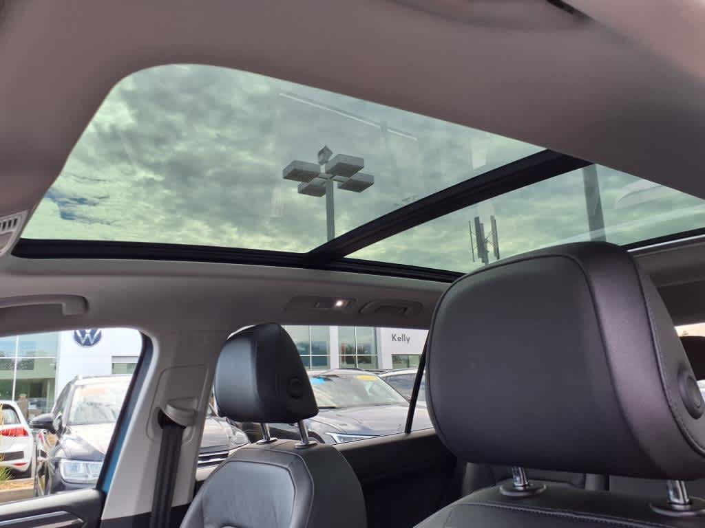 2019 Volkswagen Tiguan SEL Premium R-Line photo 14