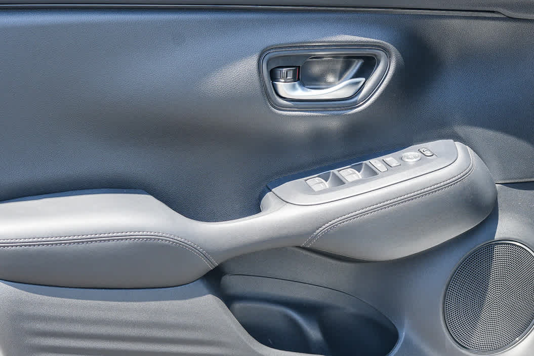 2026 Honda HR-V EX-L photo 18