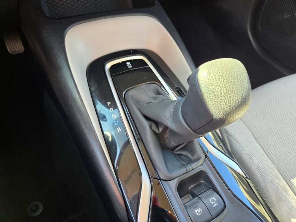 2022 Toyota Corolla LE photo 17