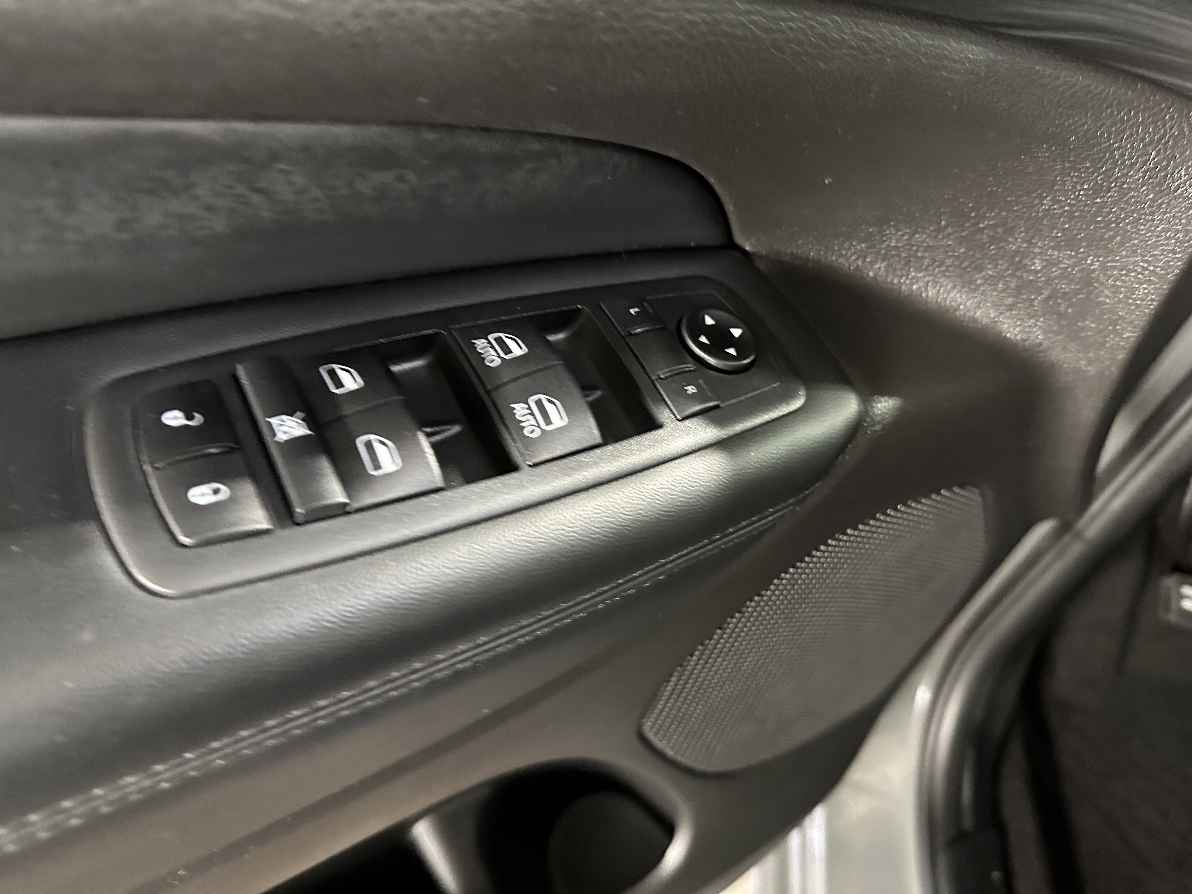 2021 Jeep Grand Cherokee Laredo X photo 4
