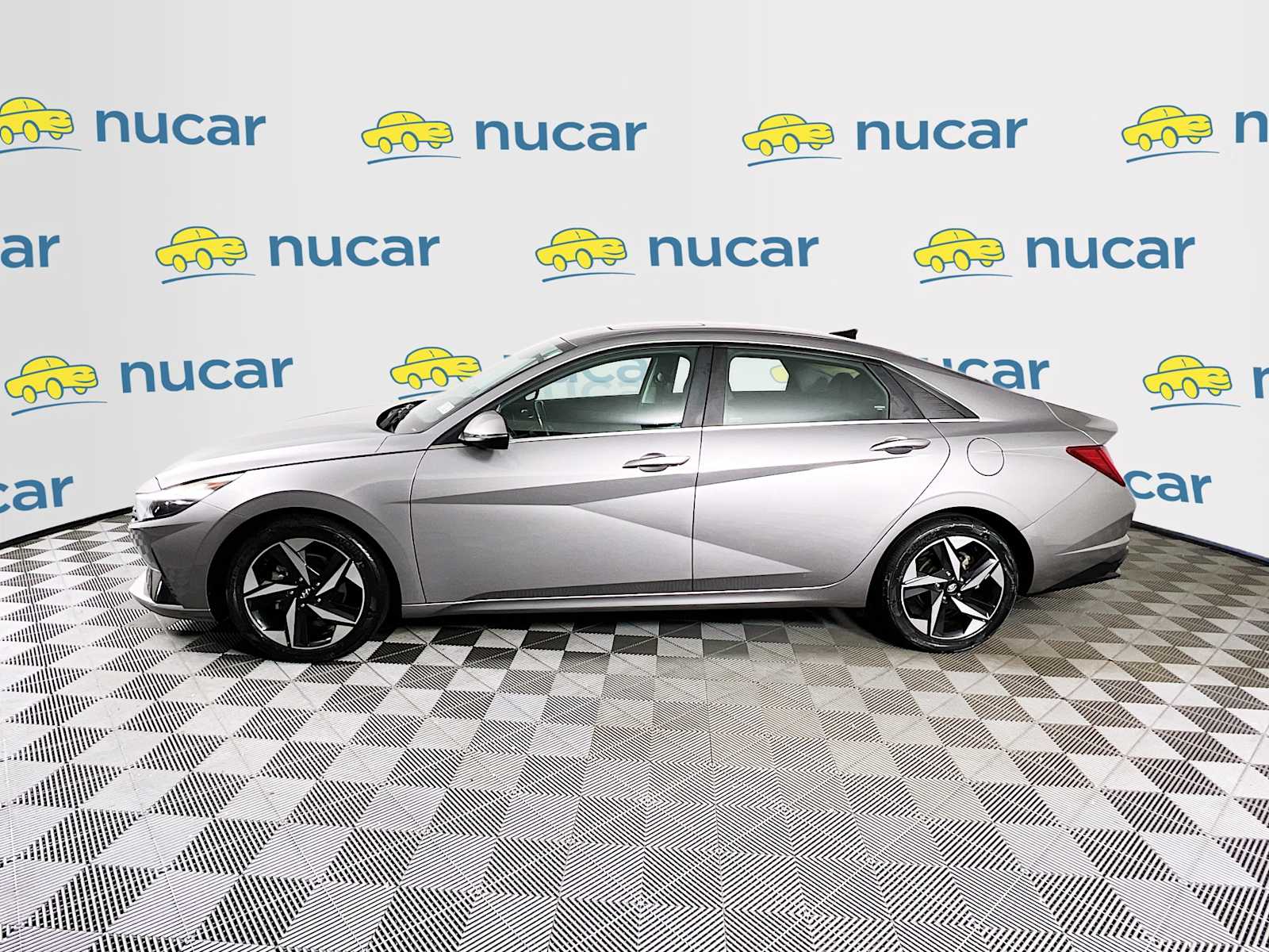 2023 Hyundai Elantra Limited photo 3