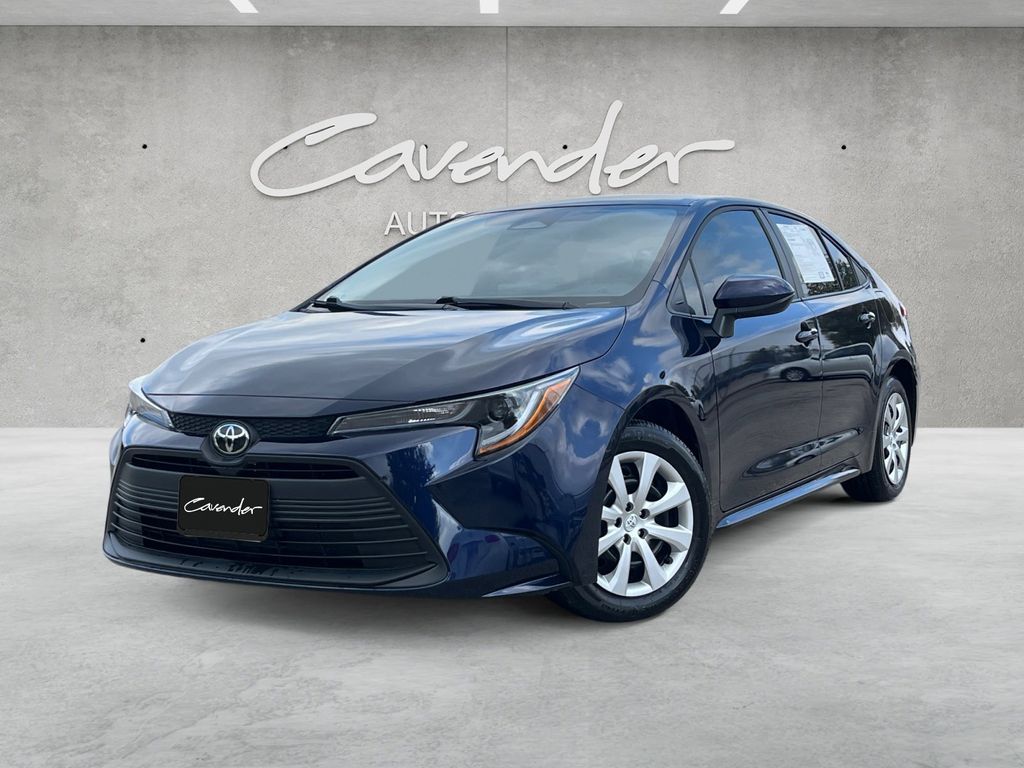 2025 Toyota Corolla LE's photo