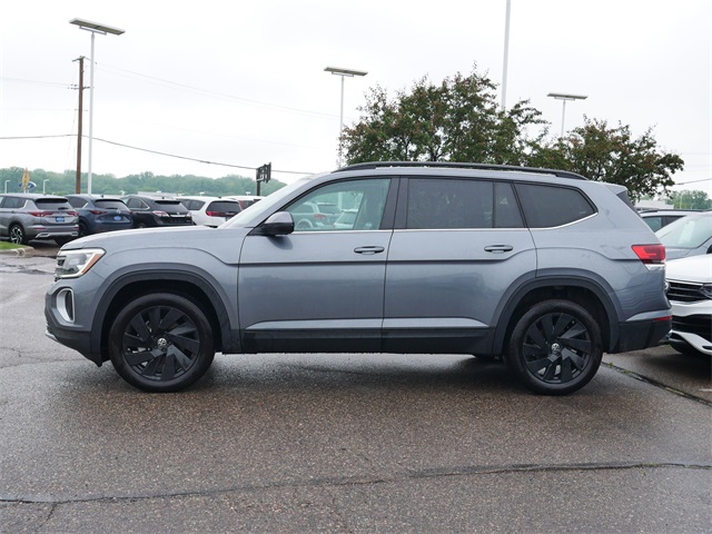 2025 Volkswagen Atlas SE Technology photo 3