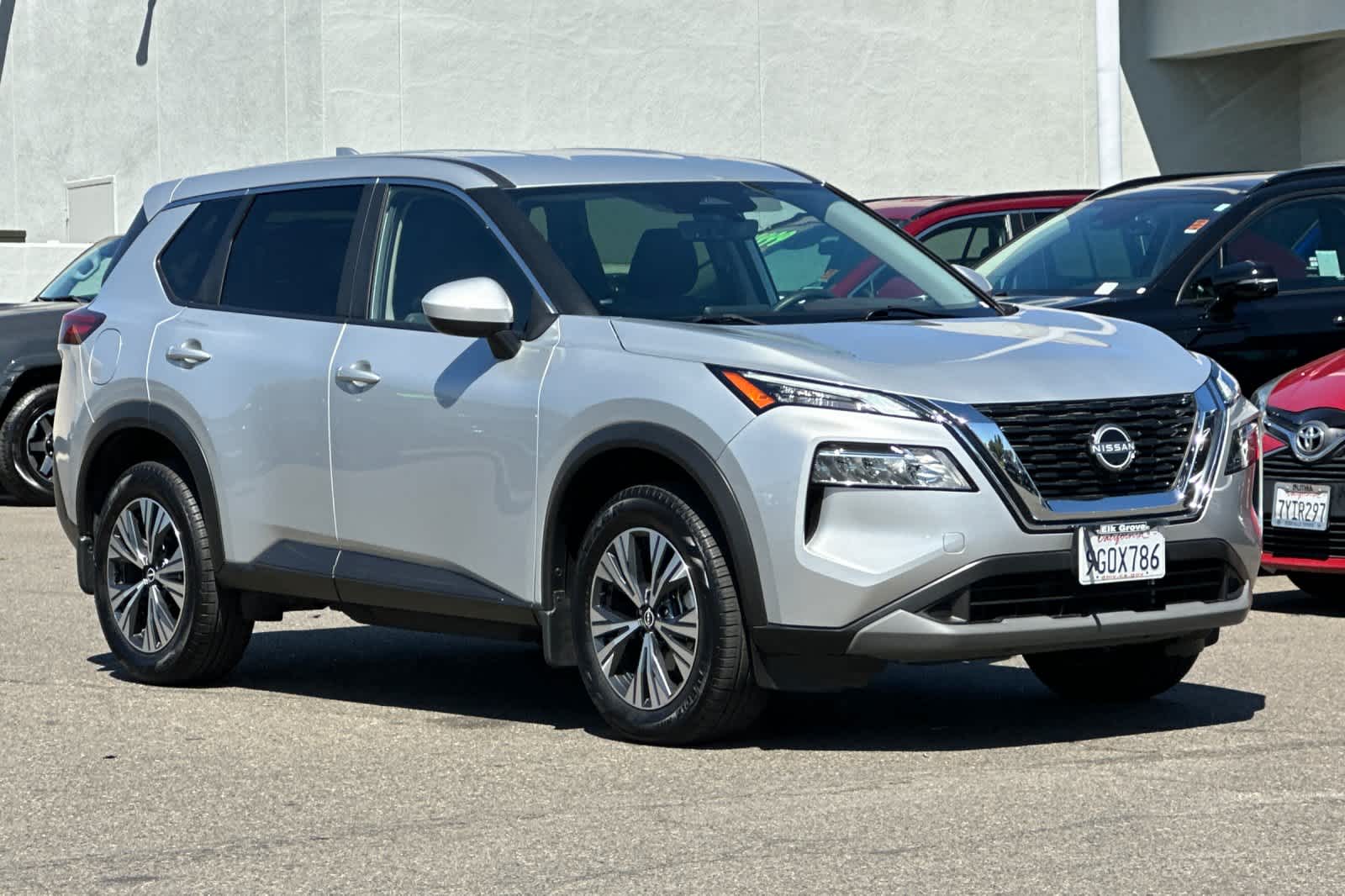 2023 Nissan Rogue SV photo 4