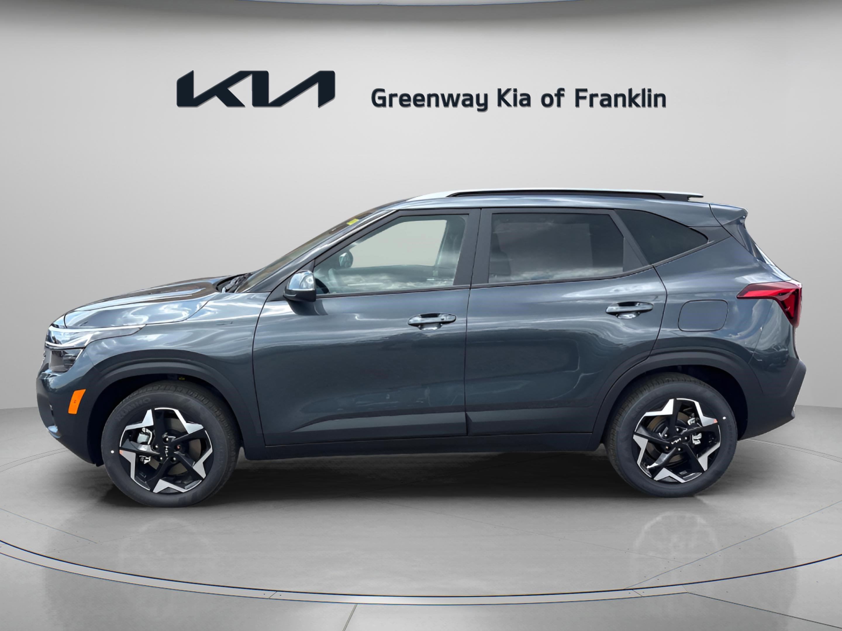 2025 Kia Seltos S photo 4