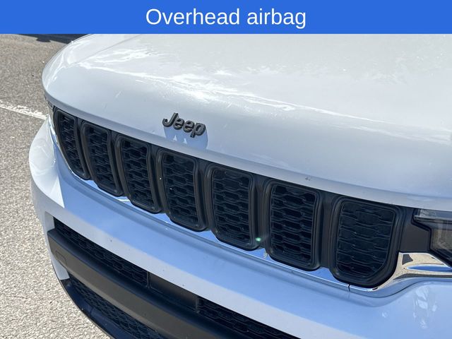 2021 Jeep Grand Cherokee Laredo photo 24