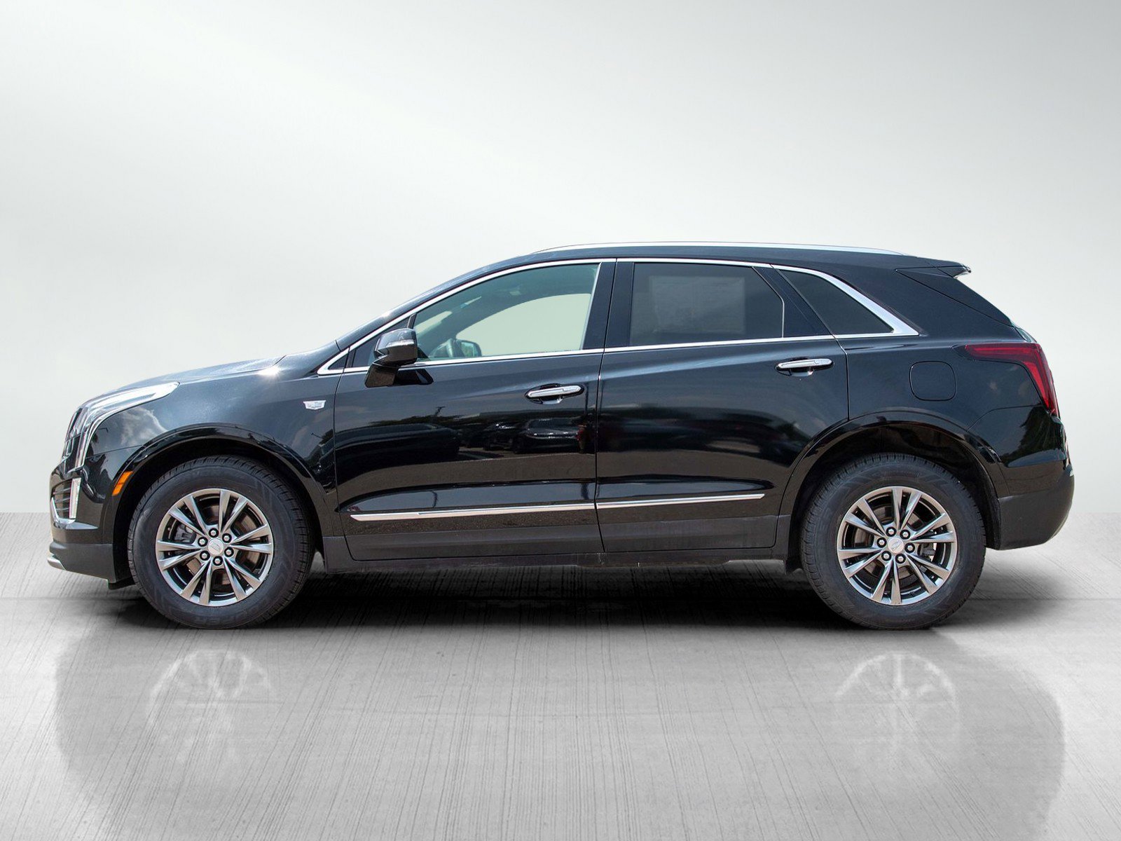 Used 2021 Cadillac XT5 Premium Luxury with VIN 1GYKNDRS0MZ134153 for sale in Wayzata, Minnesota