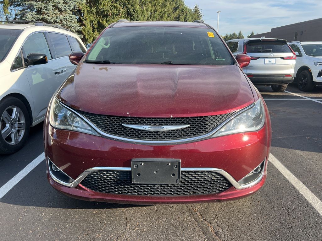 2017 Chrysler Pacifica Touring L photo 5