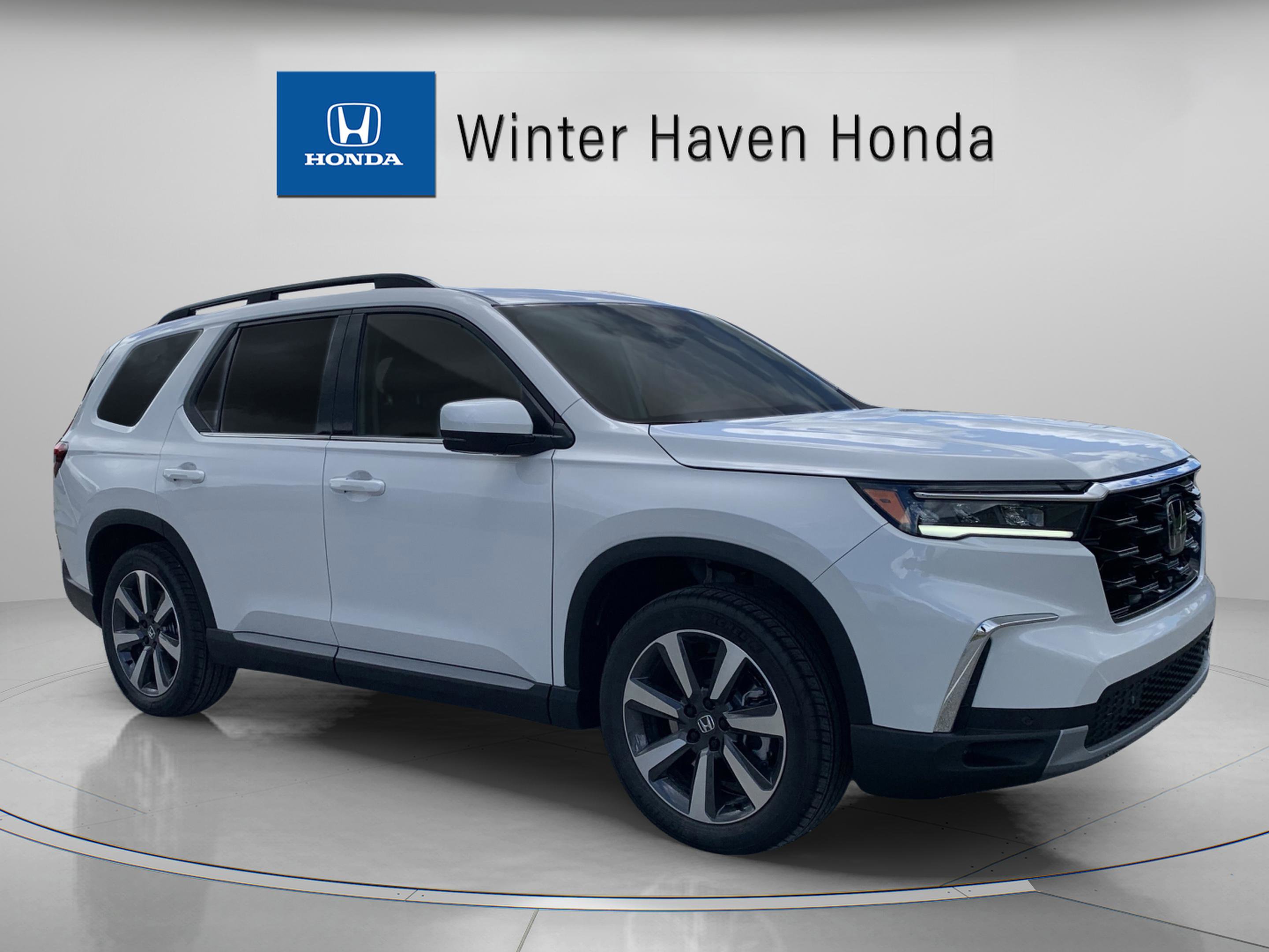 2025 Honda Pilot Touring photo 2