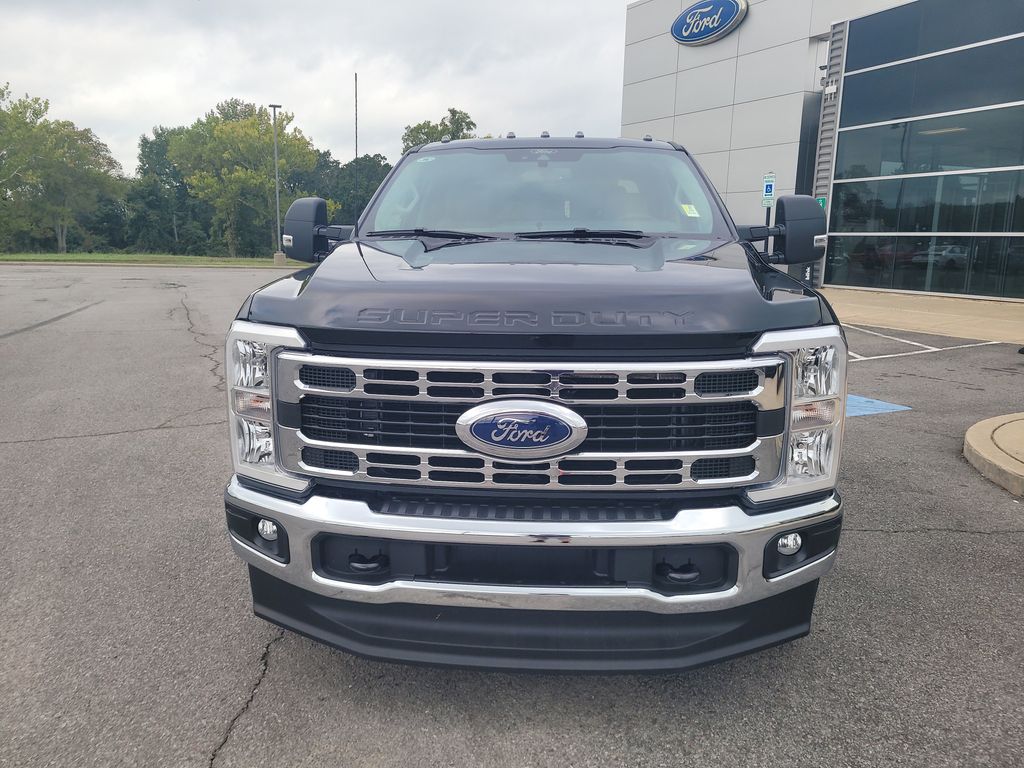 2026 Ford F-350 XLT photo 8