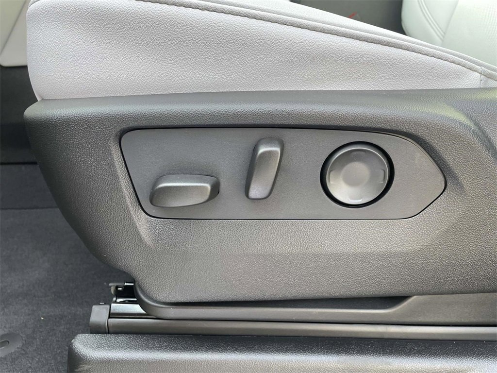2025 Chevrolet Tahoe Premier photo 17