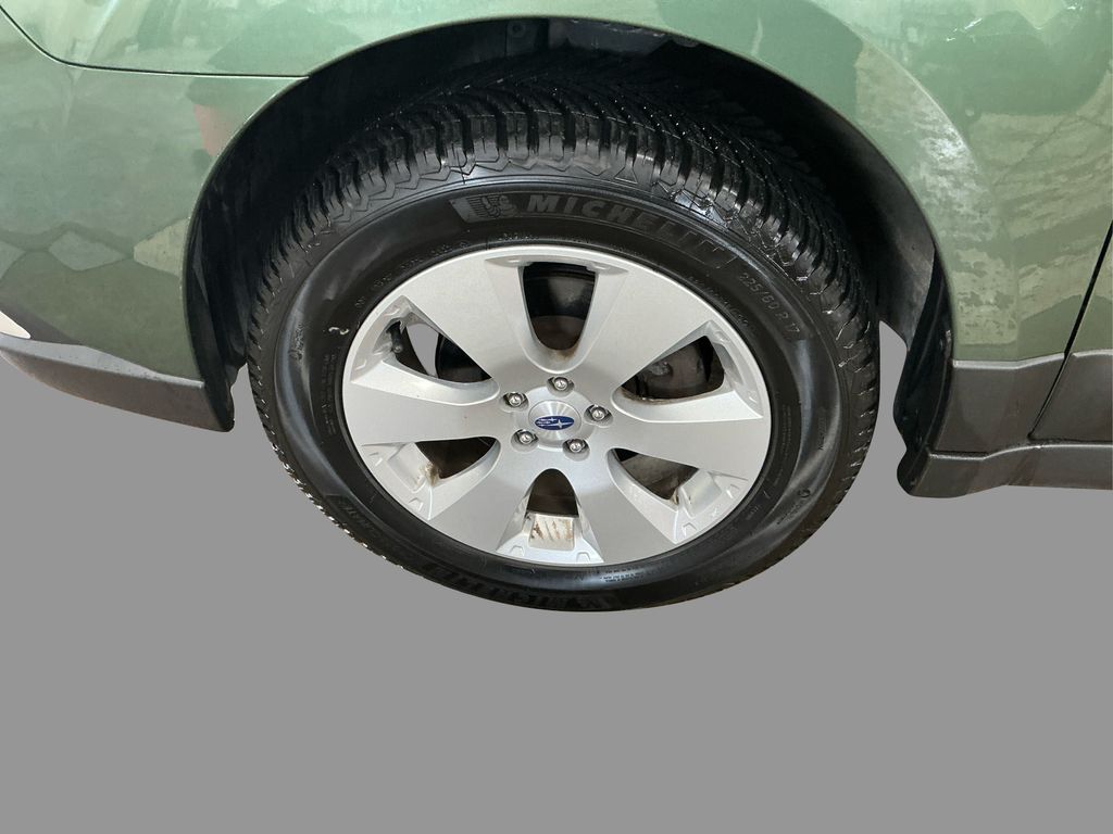2012 Subaru Outback 2.5i Limited photo 17