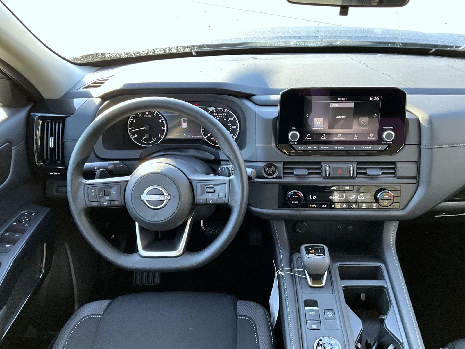 2025 Nissan Pathfinder S photo 14