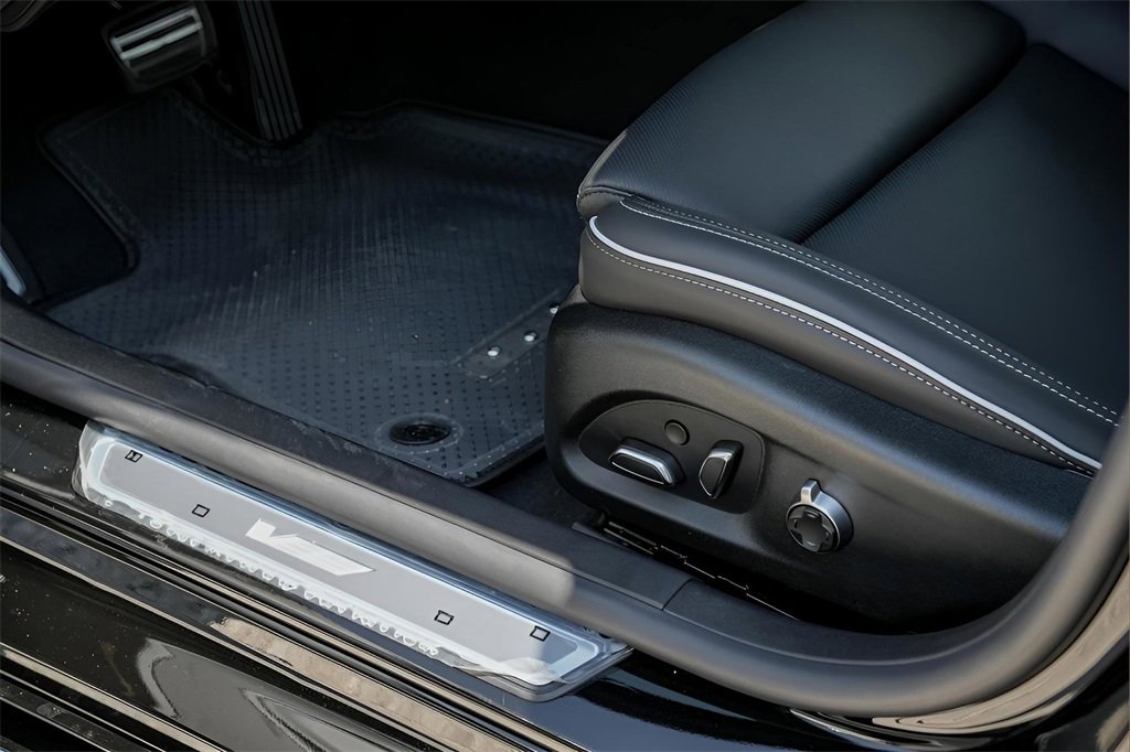 2025 Cadillac CT5 V photo 24