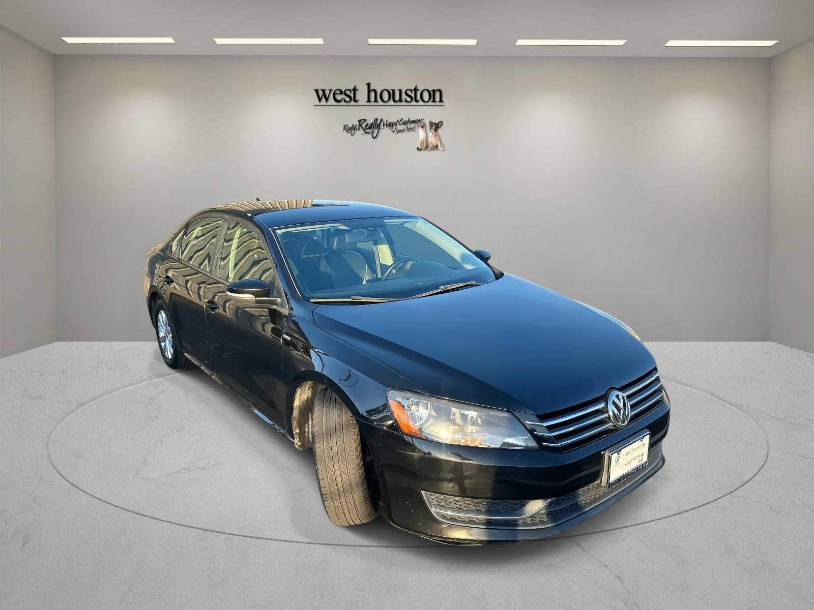 2014 Volkswagen Passat Wolfsburg Edition photo 4