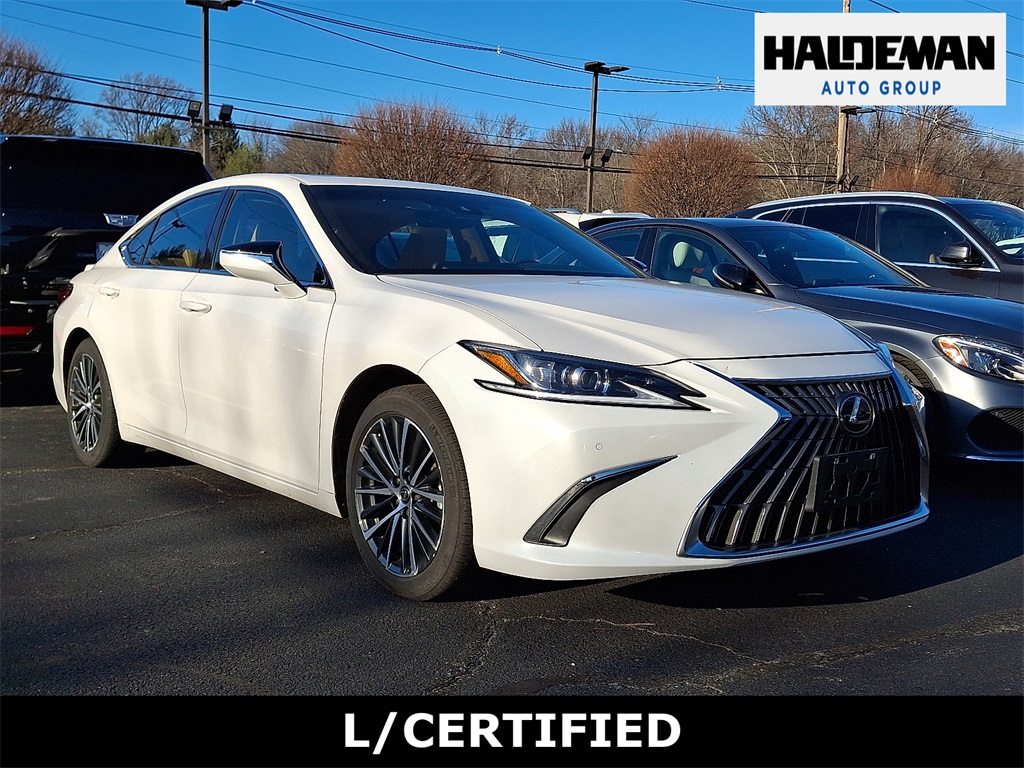 2023 Lexus ES 350's photo