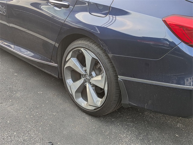 2020 Honda Accord Touring 2.0T photo 3