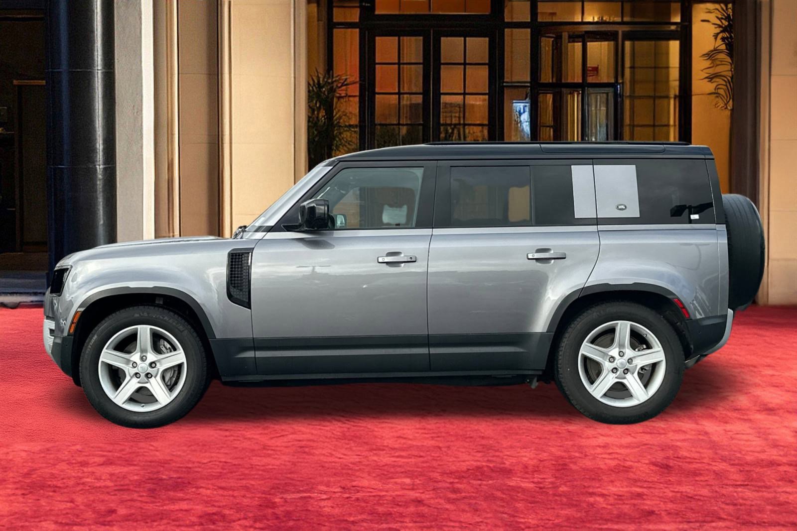 2020 Land Rover Defender SE photo 2