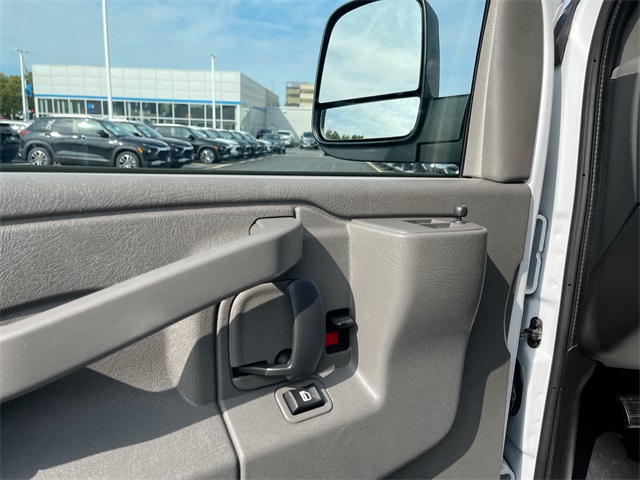 2024 CHEVROLET EXPRESS - Image 21