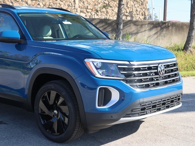 2026 Volkswagen Atlas SE Technology photo 3