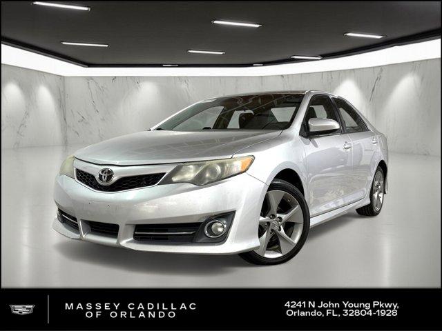 2014 Toyota Camry LE's photo