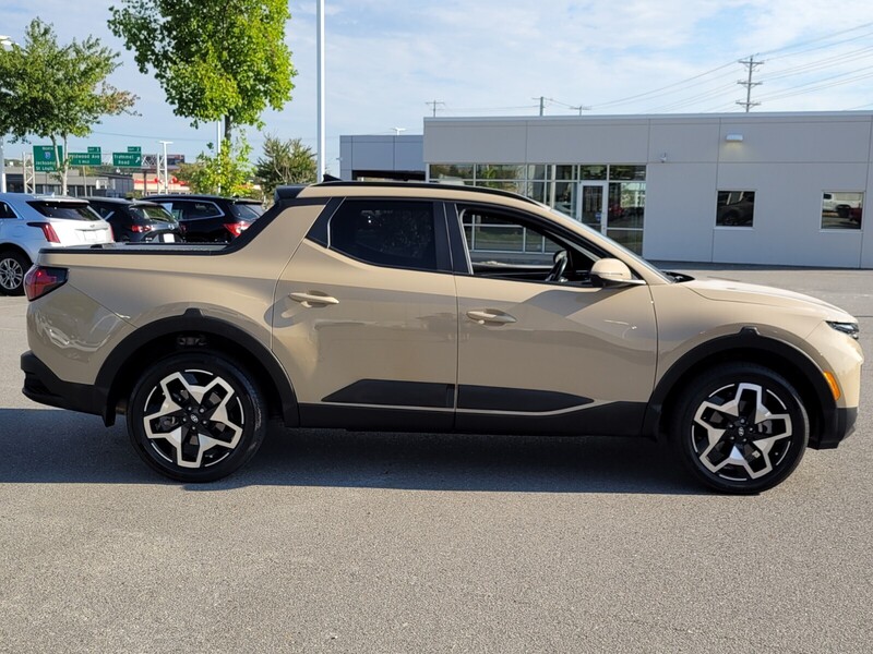 2024 Hyundai Santa Cruz Limited photo 2
