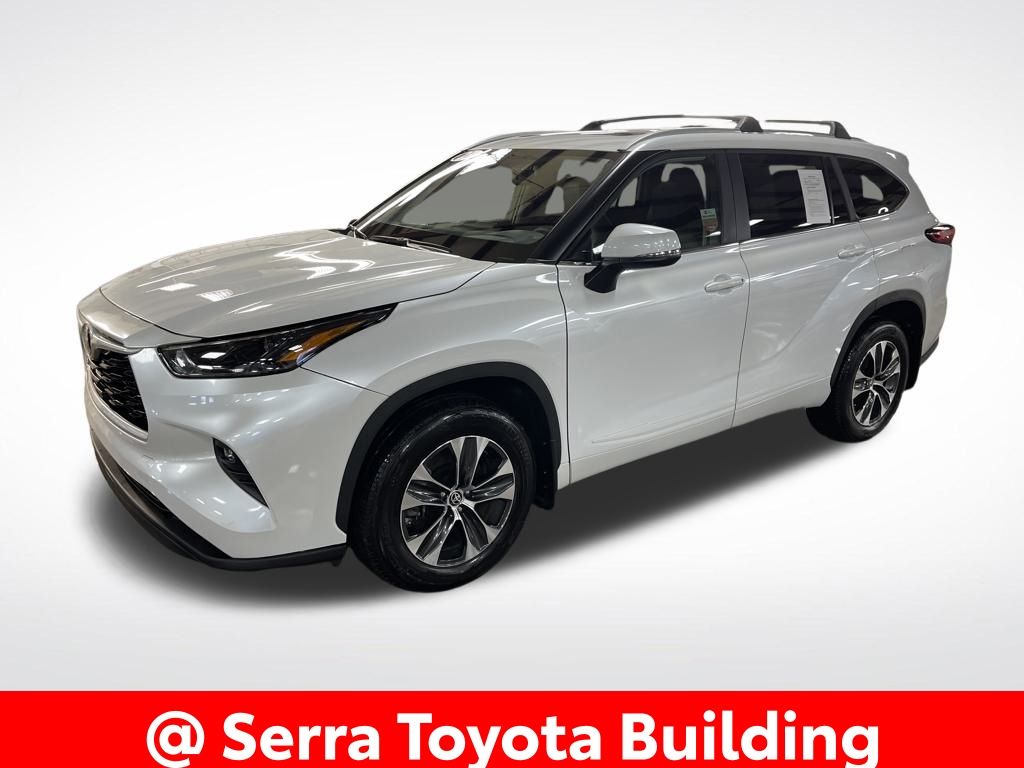2023 Toyota Highlander XLE's photo
